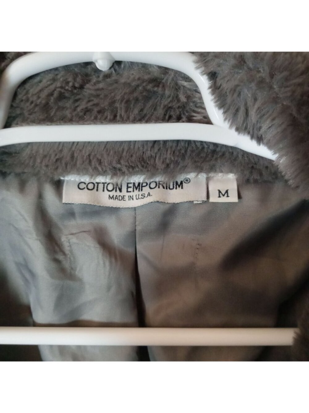 Cotton Emporium Womens Faux Fur Cropped Jacket Gray Size M Hook Plush Fuzzy USA - Picture 4 of 10